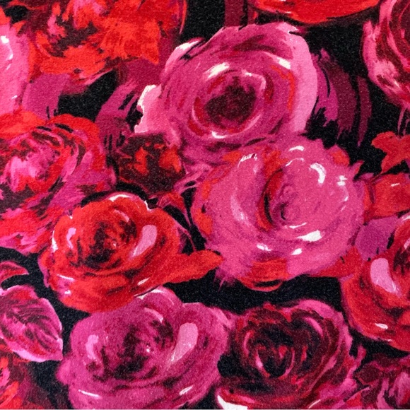 Catherine’s Roses Top - Picture 2 of 6